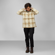Load image into Gallery viewer, Singi Flannel Overshirt Wood Brown
