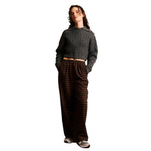 Load image into Gallery viewer, Dolman Gris Wavy Knit Sweater
