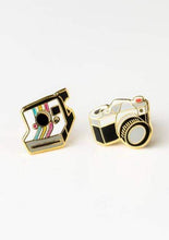 Load image into Gallery viewer, Cameras Earrings - Tigertree

